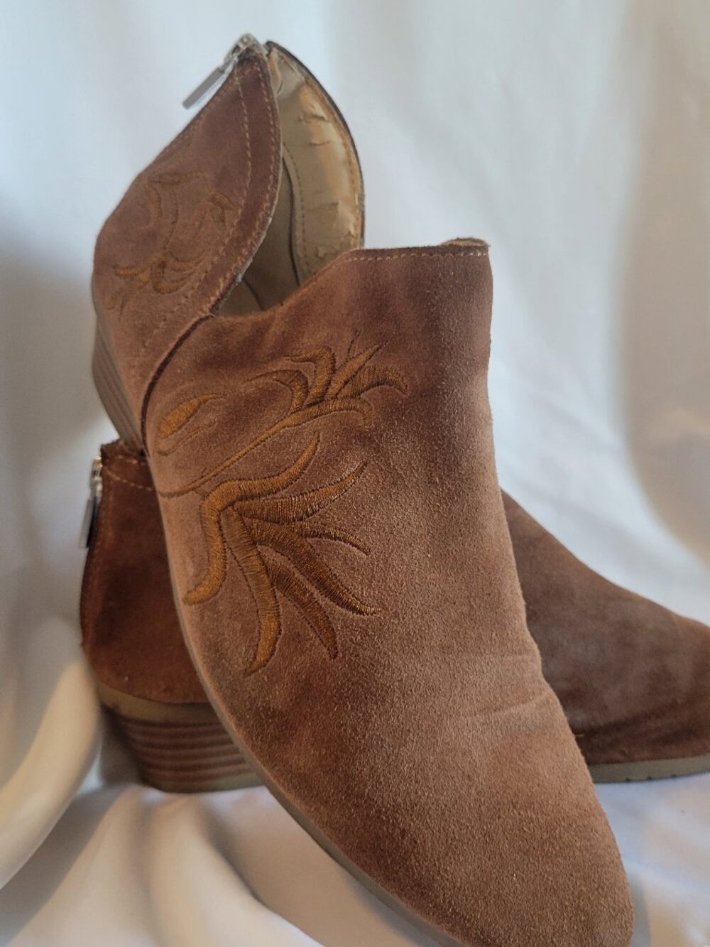 Kenneth Cole Reaction Booties Womens 9 Side Gig Brown Suede Embroidered Boots